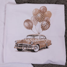 Carica l'immagine nel visualizzatore di Gallery, T Shirt Over Palloncini
