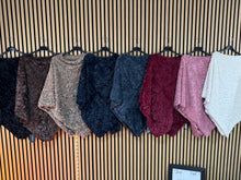 Carica l&#39;immagine nel visualizzatore di Gallery, Poncho Pelliccia
