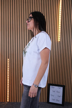 Carica l'immagine nel visualizzatore di Gallery, T Shirt Over Miriana
