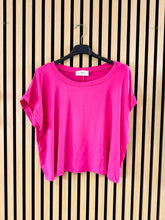 Carica l&#39;immagine nel visualizzatore di Gallery, T shirt Jenny
