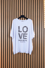 Carica l'immagine nel visualizzatore di Gallery, T Shirt Curvy Love
