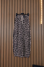 Carica l'immagine nel visualizzatore di Gallery, Pantalone Leopard
