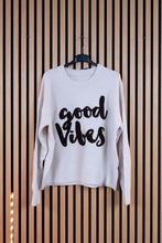 Carica l'immagine nel visualizzatore di Gallery, Maglione Good Vibes
