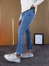 Carica l'immagine nel visualizzatore di Gallery, Jeans Caterina
