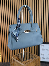 Carica l'immagine nel visualizzatore di Gallery, Borsa Martina
