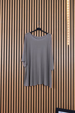 Carica l'immagine nel visualizzatore di Gallery, Maglioncino Curvy Isabel
