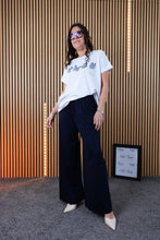 Carica l'immagine nel visualizzatore di Gallery, T shirt Over Alice
