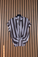 Carica l'immagine nel visualizzatore di Gallery, Camicia Safari Righe
