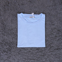 Carica l'immagine nel visualizzatore di Gallery, T Shirt Curvy Basica

