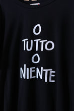 Carica l'immagine nel visualizzatore di Gallery, T Shirt Curvy Tutto Niente
