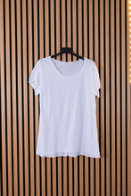 Carica l'immagine nel visualizzatore di Gallery, T Shirt Isa
