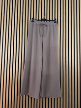 Carica l'immagine nel visualizzatore di Gallery, Pantalone Over Ida
