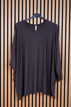 Carica l'immagine nel visualizzatore di Gallery, Maglia Curvy Sara
