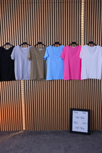 Carica l'immagine nel visualizzatore di Gallery, T Shirt Basica V
