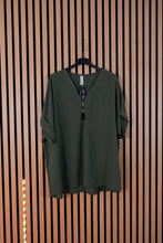 Carica l'immagine nel visualizzatore di Gallery, Camicia Over Zip
