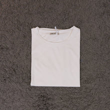 Carica l'immagine nel visualizzatore di Gallery, T Shirt Curvy Basica
